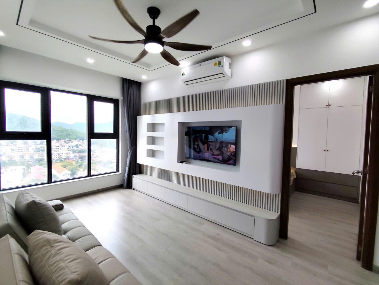 Bán căn hộ 2 phòng ngủ Mường Thanh Viễn Triều l toà OC2B l 1,93 tỷ